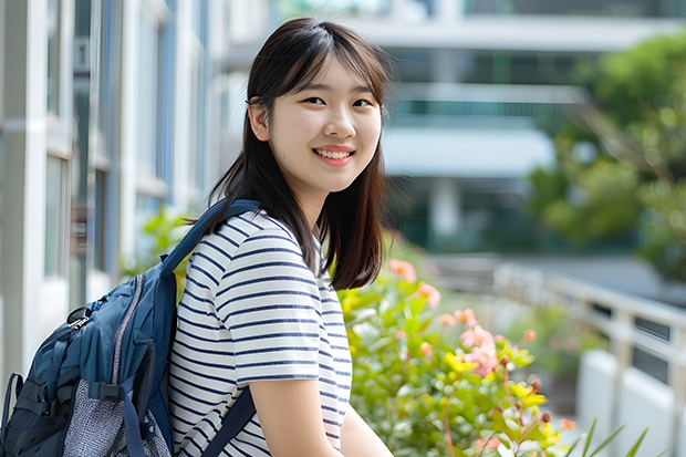 南京財經大學紅山學院學費貴嗎 大概招生多少人